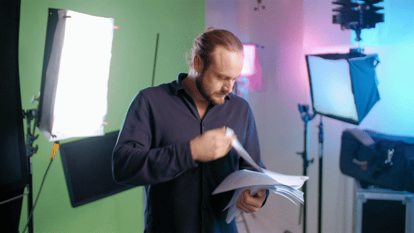 GIF of ROBIN EHLDE
